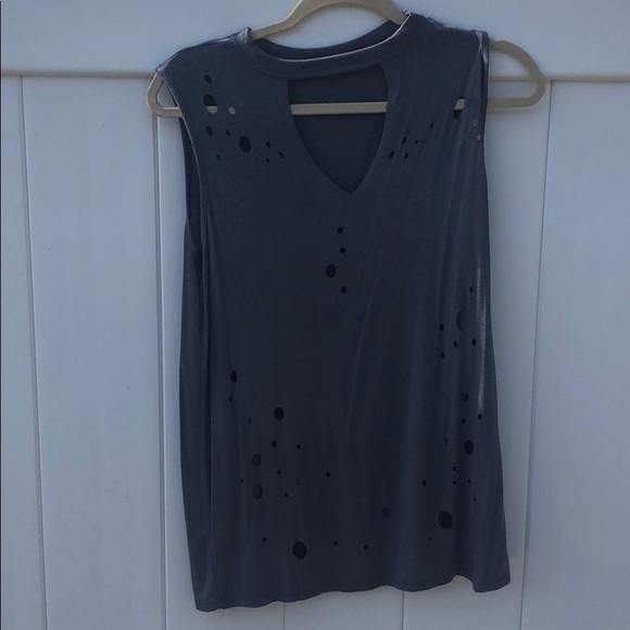 Ripped shirt - Picture 2 of 2